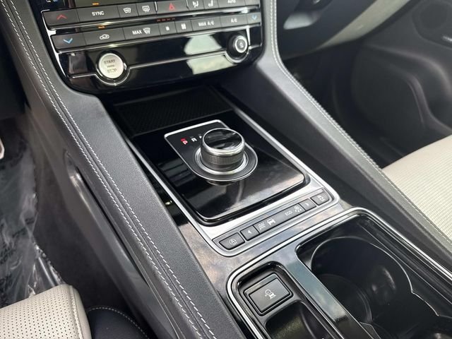 Used 2018 Black Jaguar 35t R-Sport image 27