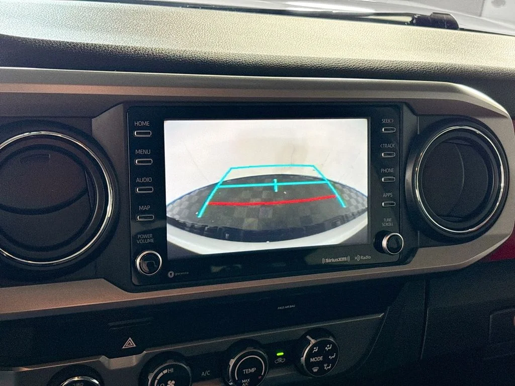 Used 2020 White Toyota SR5 image 15