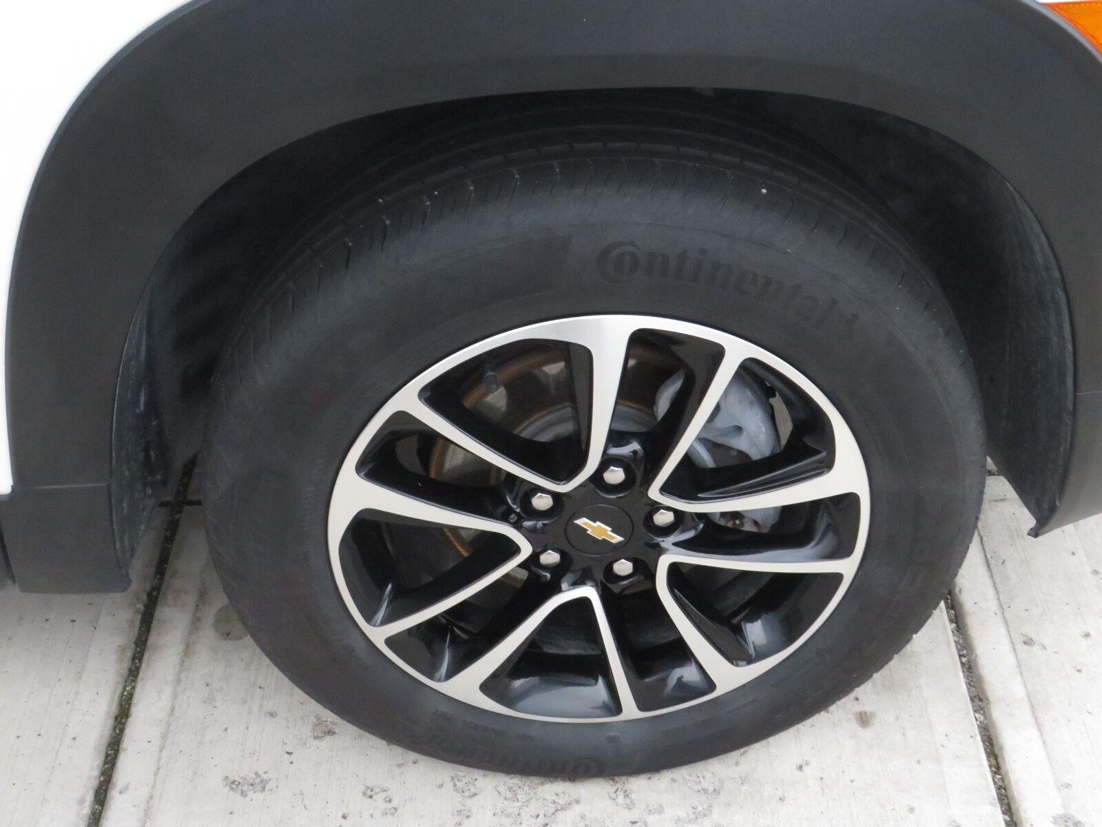 Used 2024 Summit White Chevrolet LT image 16