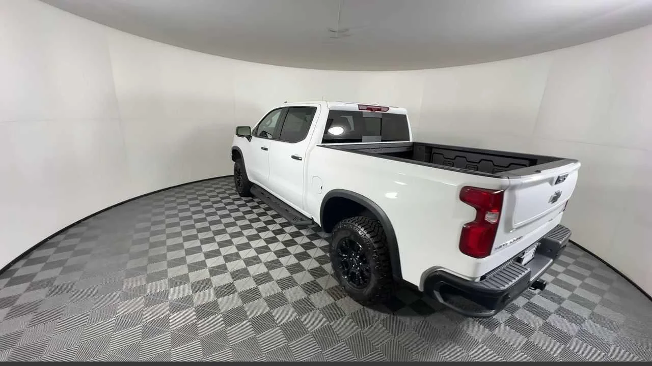 New 2026 Summit White Chevrolet ZR2 image 14