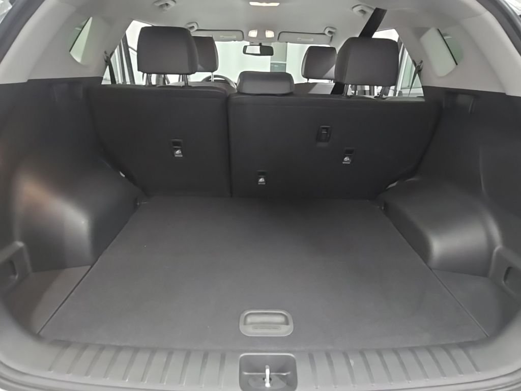 Certified Used 2018 Silver Hyundai SEL Plus image 16
