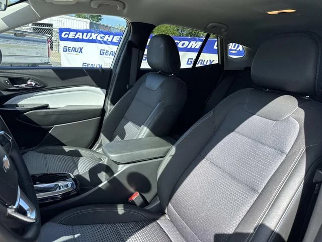 Used 2025 White Chevrolet LT image 37