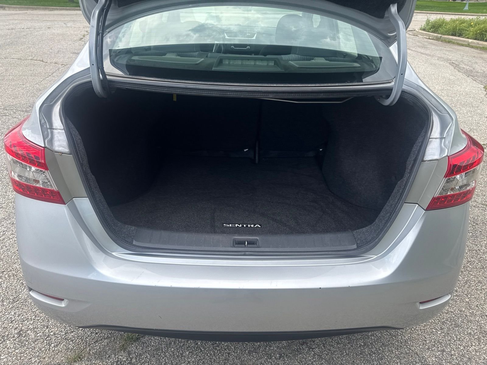 Used 2015 Silver Nissan SV image 7