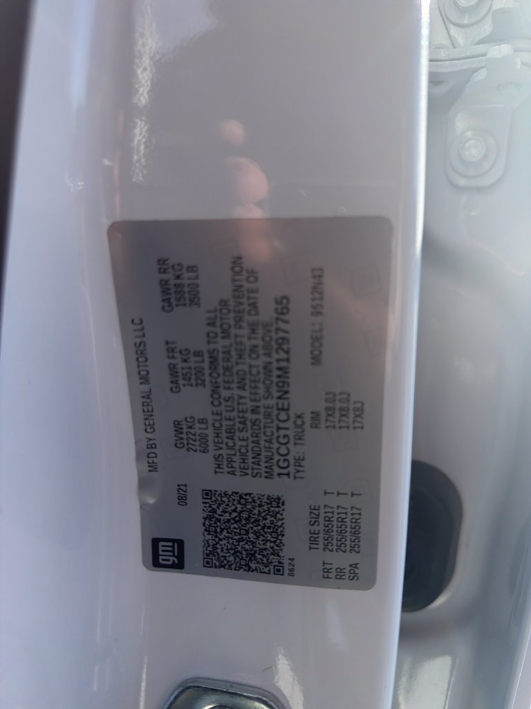 Used 2021 White Chevrolet LT image 14