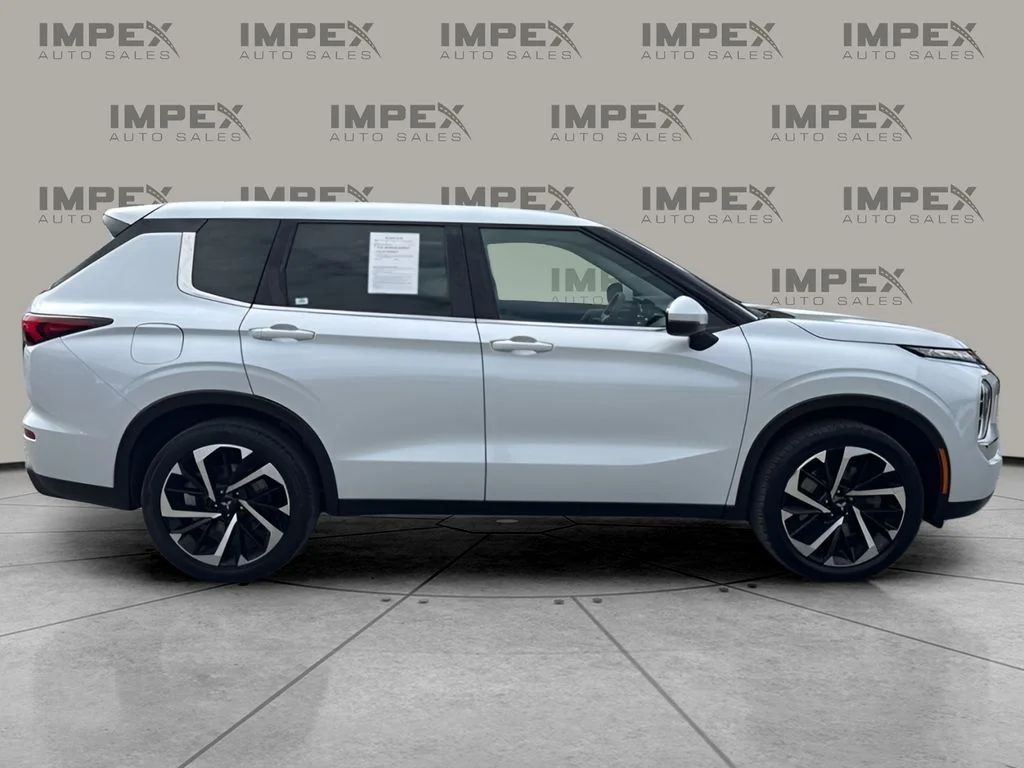 Used 2022 White Mitsubishi ES image 6