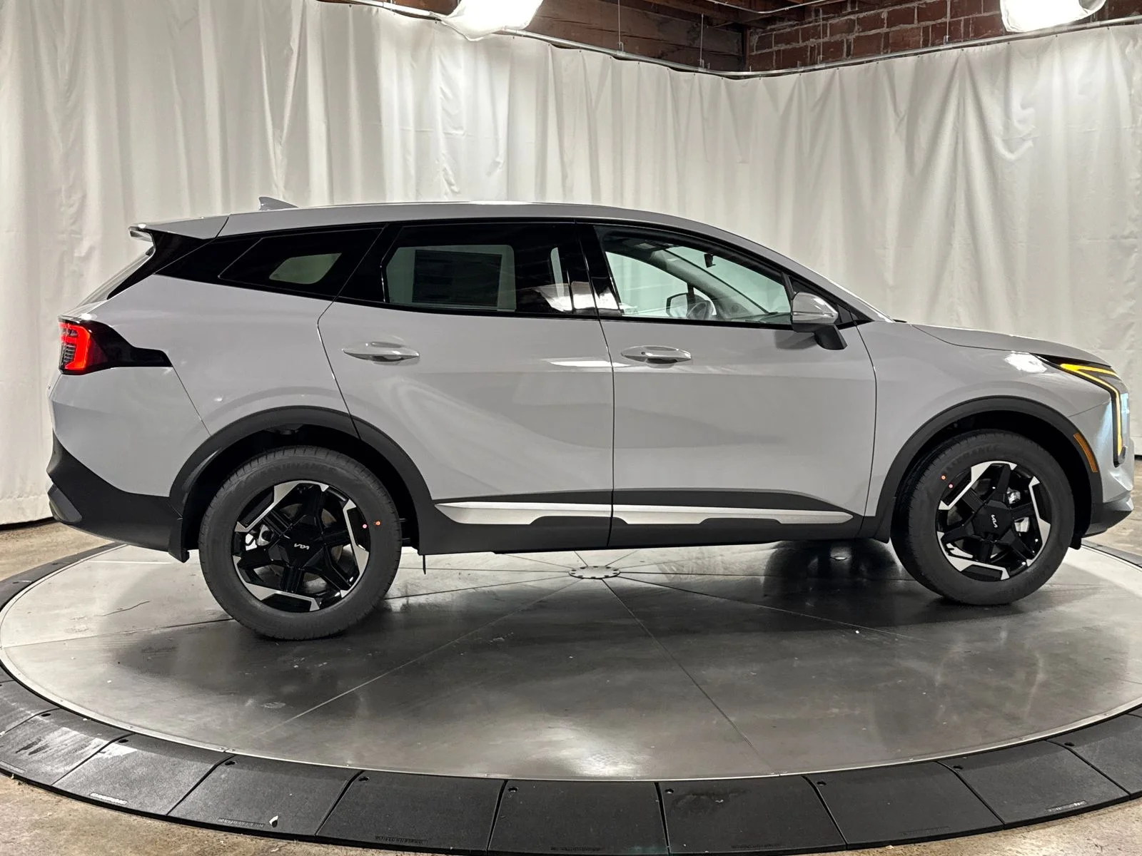 New 2026 Wolf Gray Kia S image 9