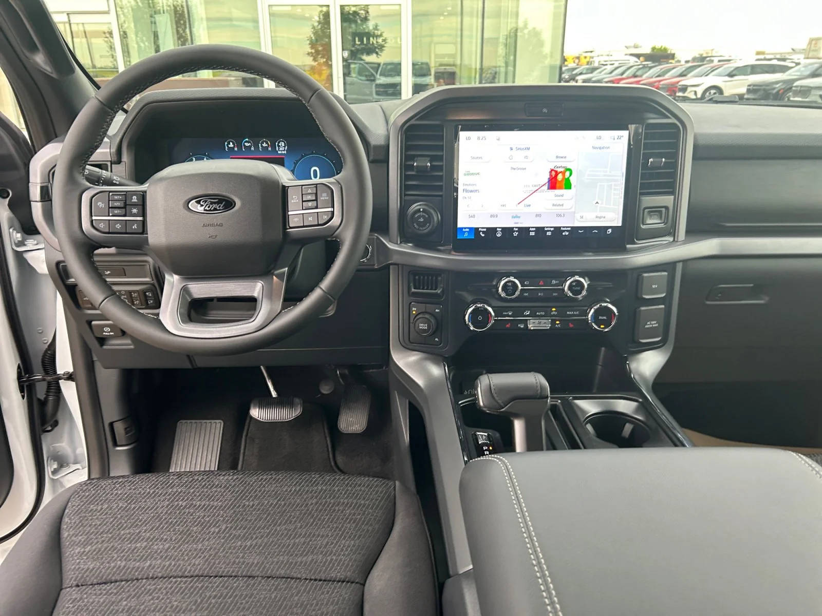 New 2026 Oxford White Ford XLT image 19