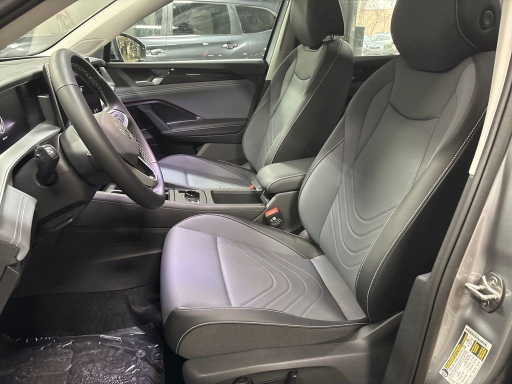 New 2026 Silver Volkswagen 2.0T SE image 10
