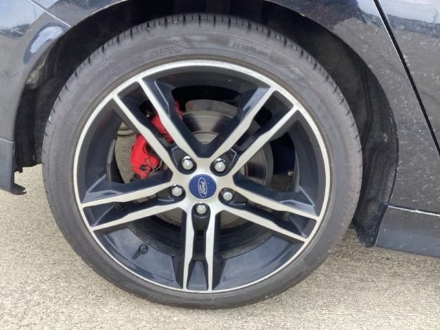 Certified Used 2017 Shadow Black Ford ST image 9