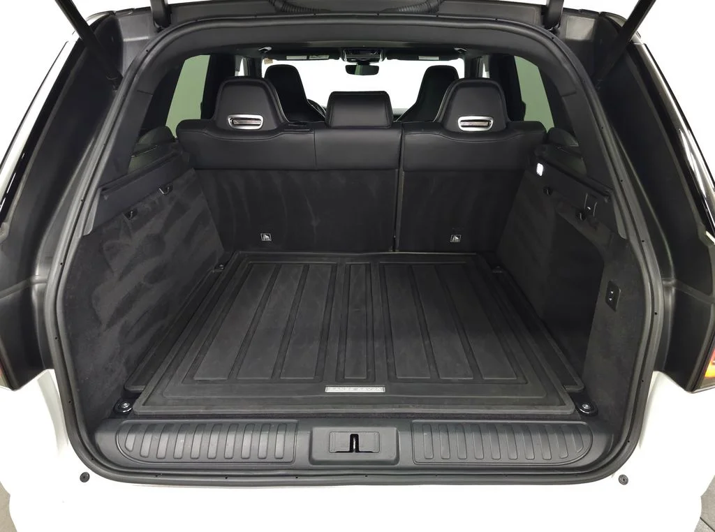 Used 2022 Fuji White Land Rover SVR image 5