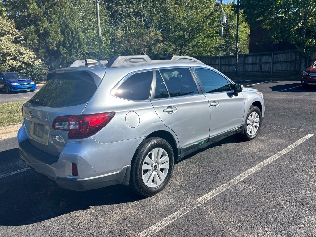 Used 2017 Silver Subaru 2.5i Premium image 3