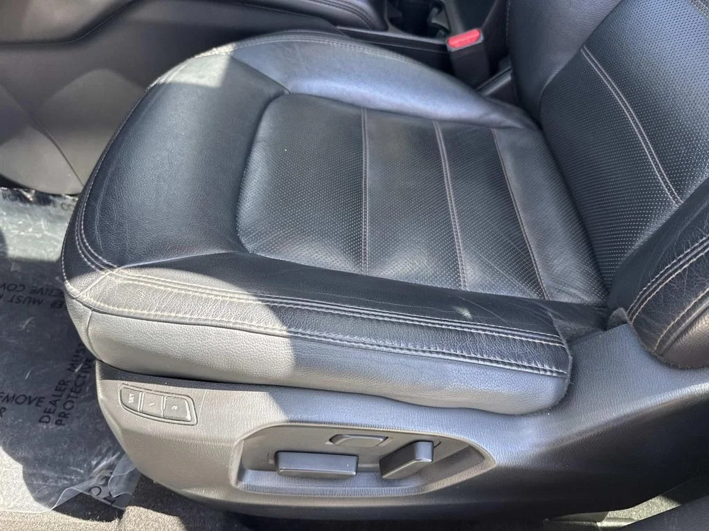 Used 2021 Silver Mazda Grand Touring image 27