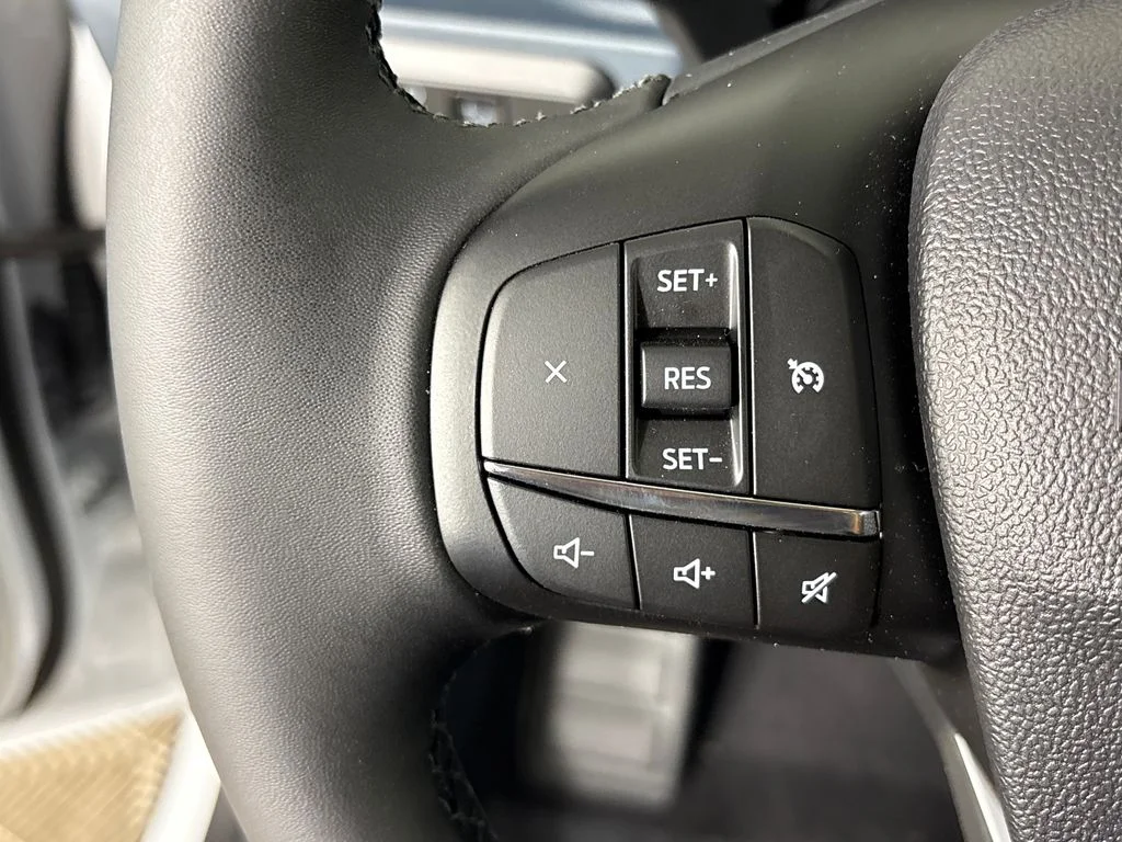 New 2026 White Ford XLT image 17