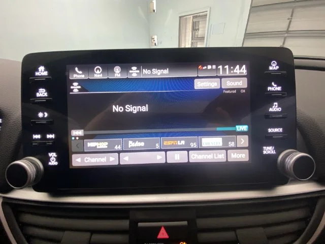 Used 2019 White Honda Touring 2.0T image 16