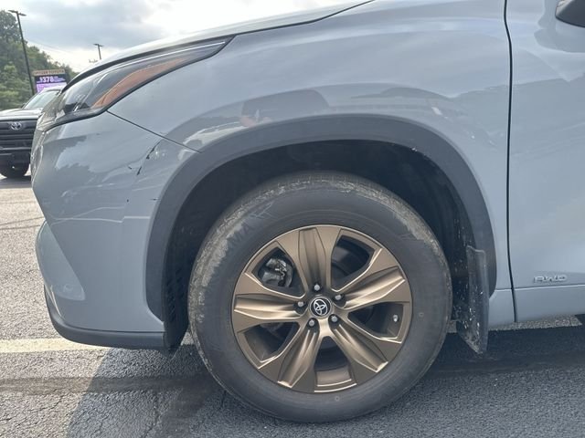 Used 2022 Gray Toyota Bronze Edition image 21