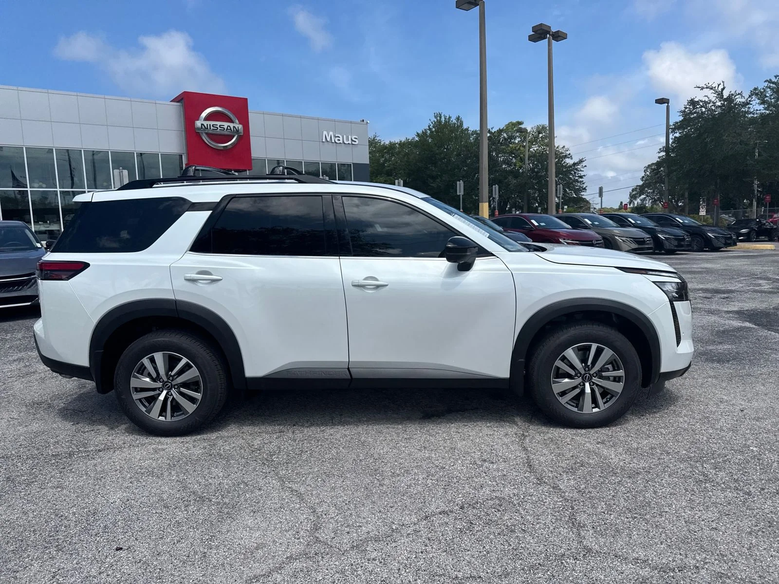 New 2026 Nissan Pathfinder SL 4D Sport Utility