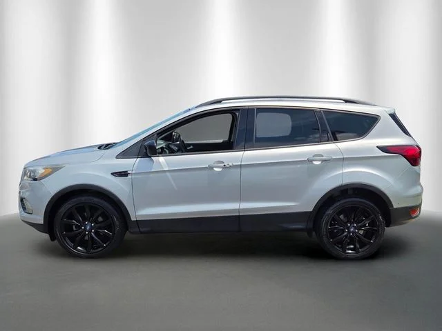 Certified Used 2019 Ingot Silver Ford SE image 2
