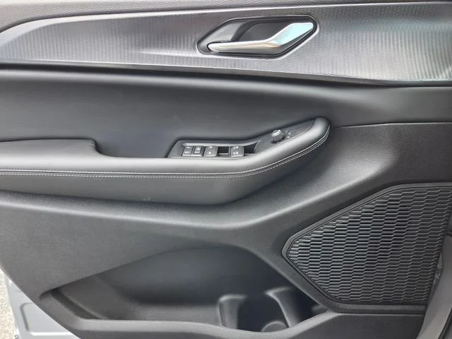 New 2026 Silver Zynith Jeep Laredo X image 22