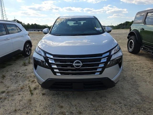 Used 2025 Silver Nissan SV image 2