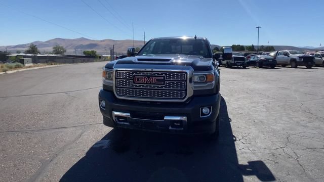 Used 2019 DARK SLATE METALLIC GMC Denali image 3