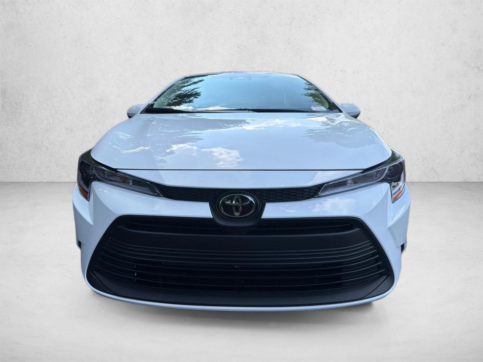New 2027 Ice Cap Toyota LE image 8