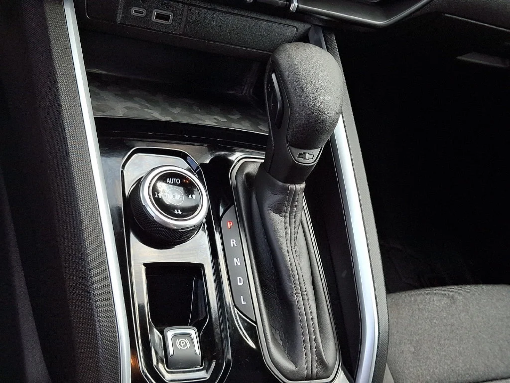 Used 2024 Black Chevrolet Trail Boss image 22