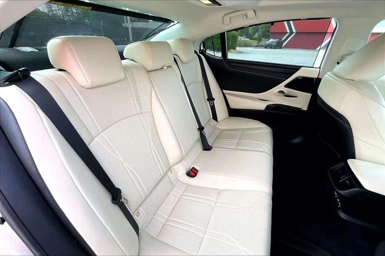 Used 2022 Moonbeam Beige Metallic Lexus Ultra Luxury image 20