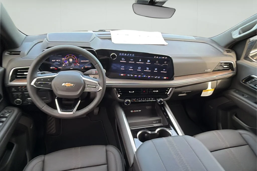 New 2026 Black Chevrolet High Country image 19