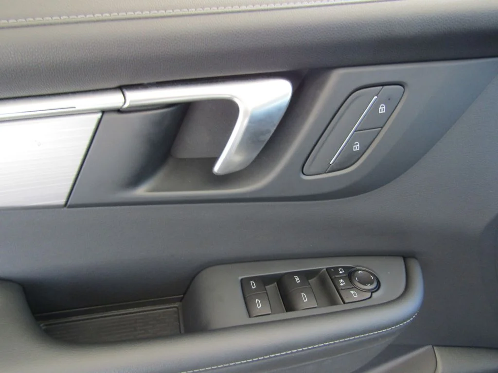 Used 2025 White Buick Preferred image 26