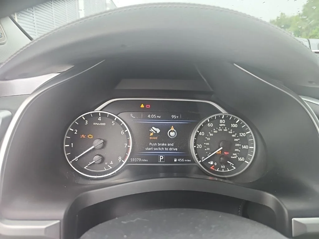 Used 2019 White Nissan SL image 14
