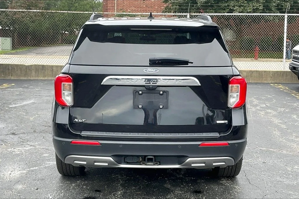 Certified Used 2020 Black Metallic Ford XLT image 3