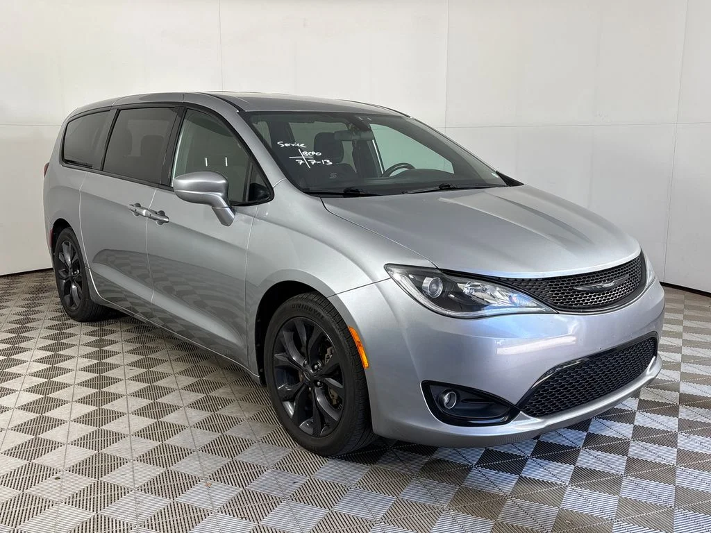 Used 2018 Silver Chrysler Touring Plus image 1