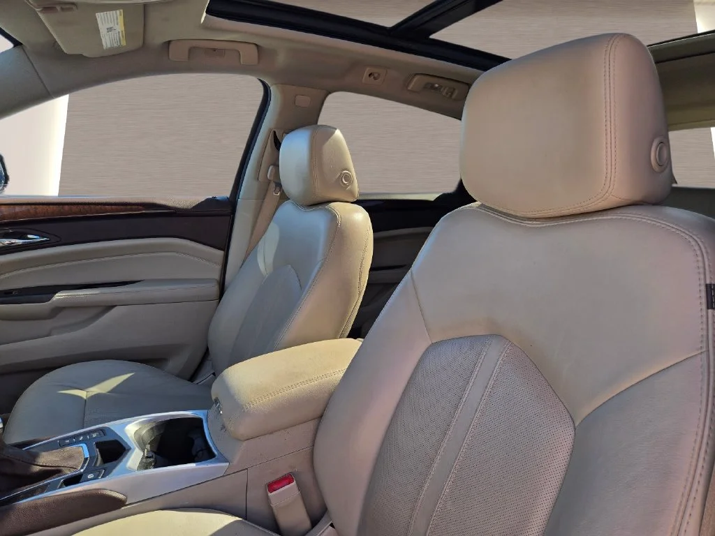 Used 2016 PLATINUM ICE TRICOAT Cadillac Luxury Collection image 23