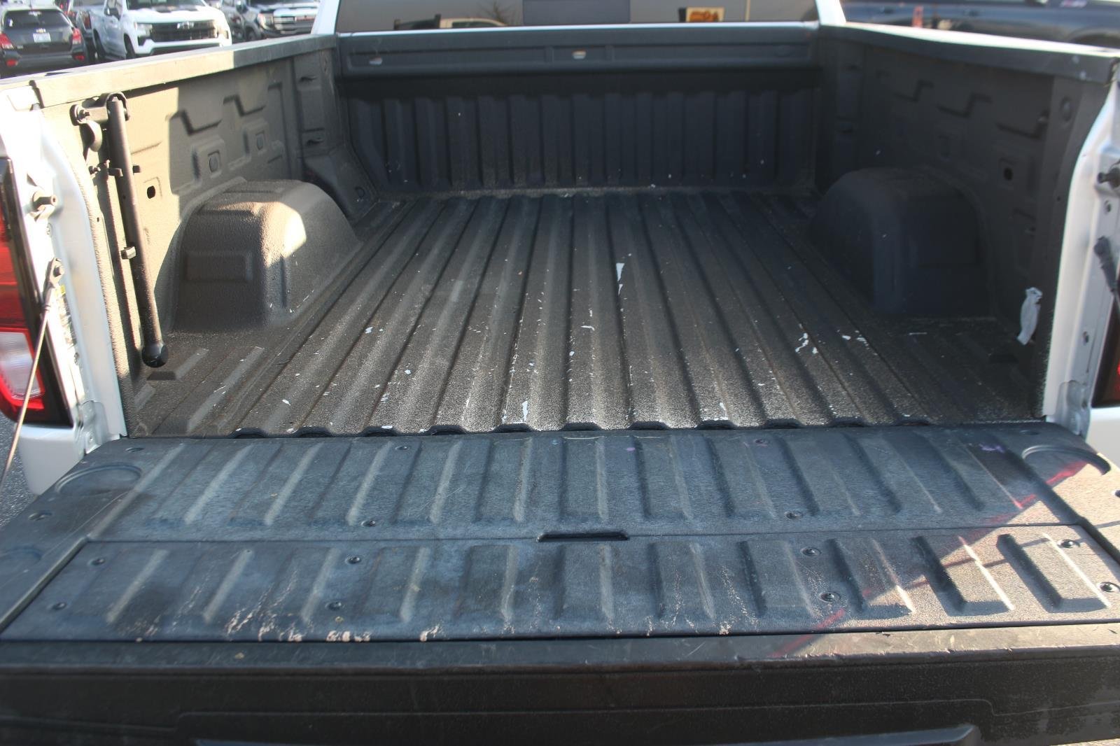 Used 2022 Quicksilver Metallic GMC Elevation image 12