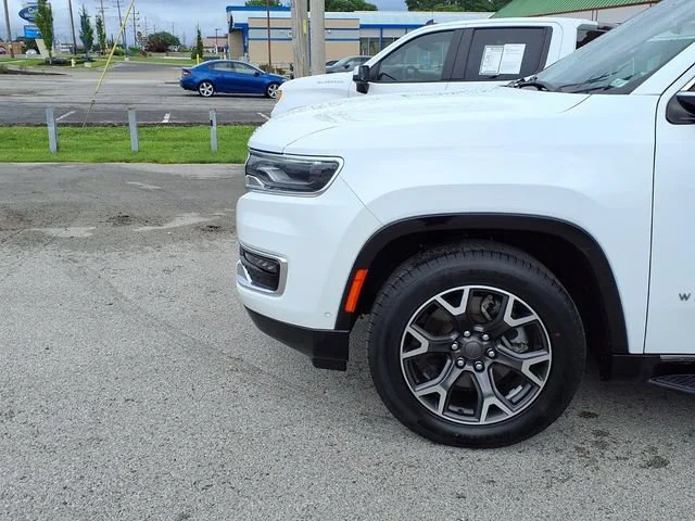 Used 2024  Jeep Series III image 25