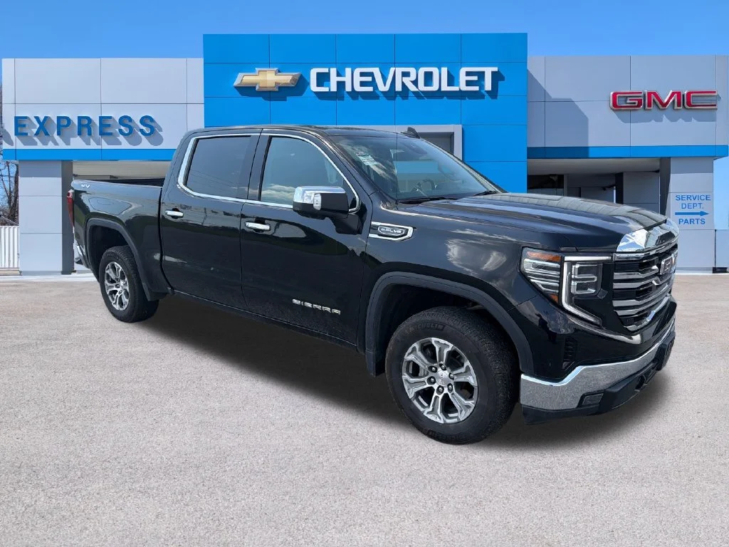 Used 2025 Black GMC SLT image 1