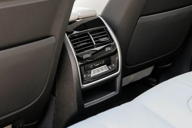 Used 2026 Alpine White BMW xDrive40i image 44