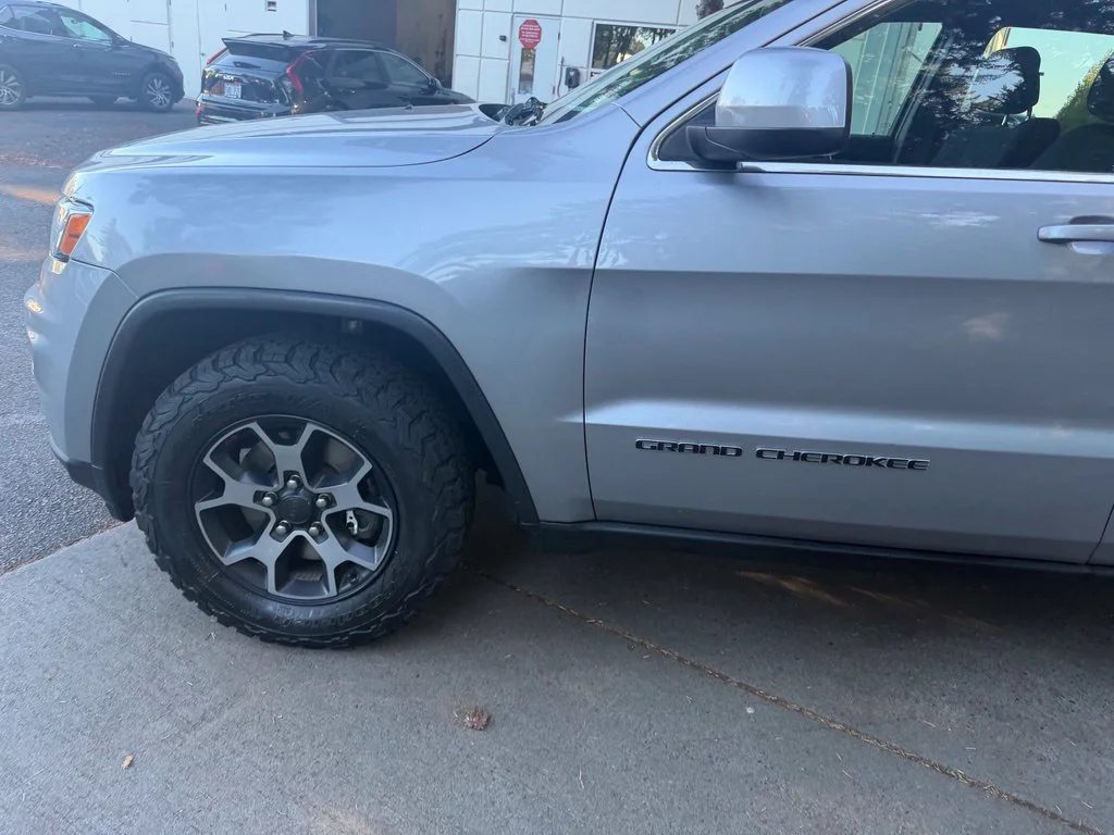 Used 2017 Billet Silver Metallic Jeep Laredo image 8