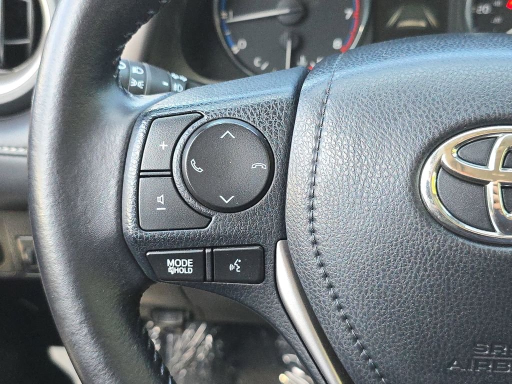 Used 2016  Toyota XLE image 23