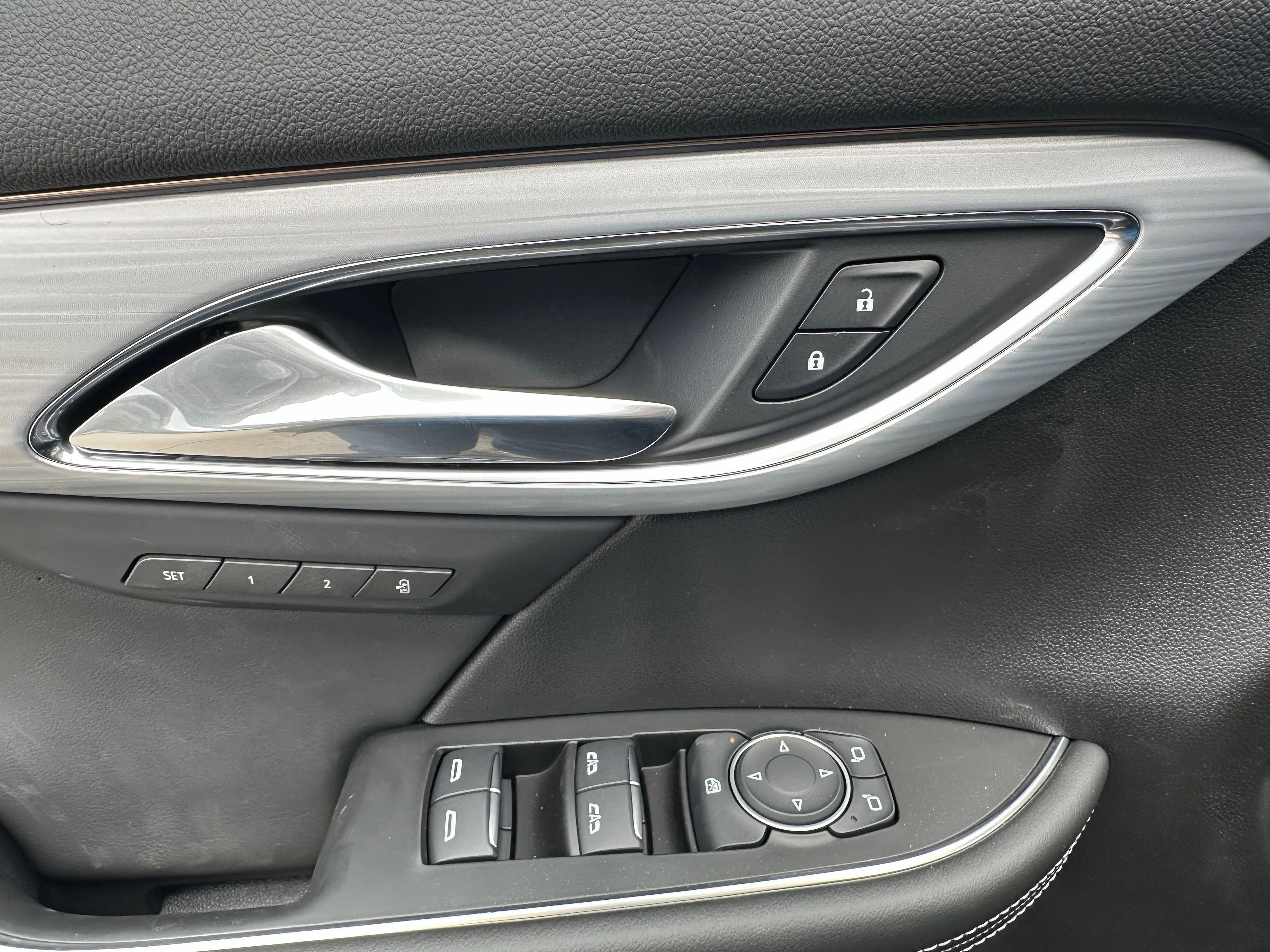 New 2026 Ebony Twilight Metallic Buick Avenir image 9