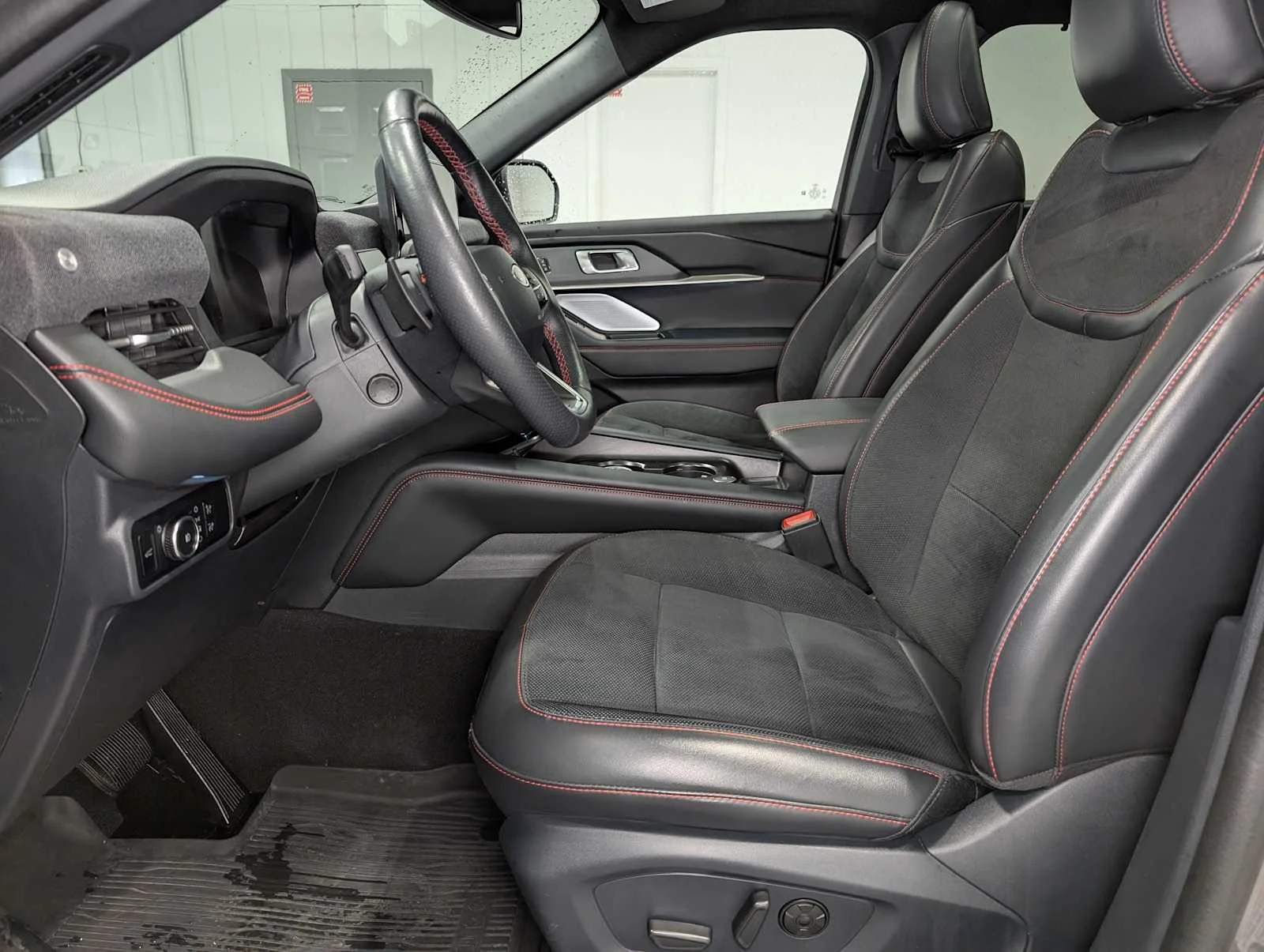 Used 2025 Carbonized Gray Metallic Ford ST image 4
