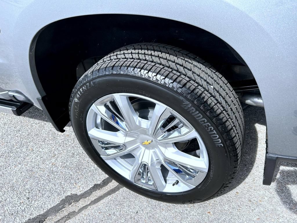 New 2026 Sterling Gray Metallic Chevrolet High Country image 22