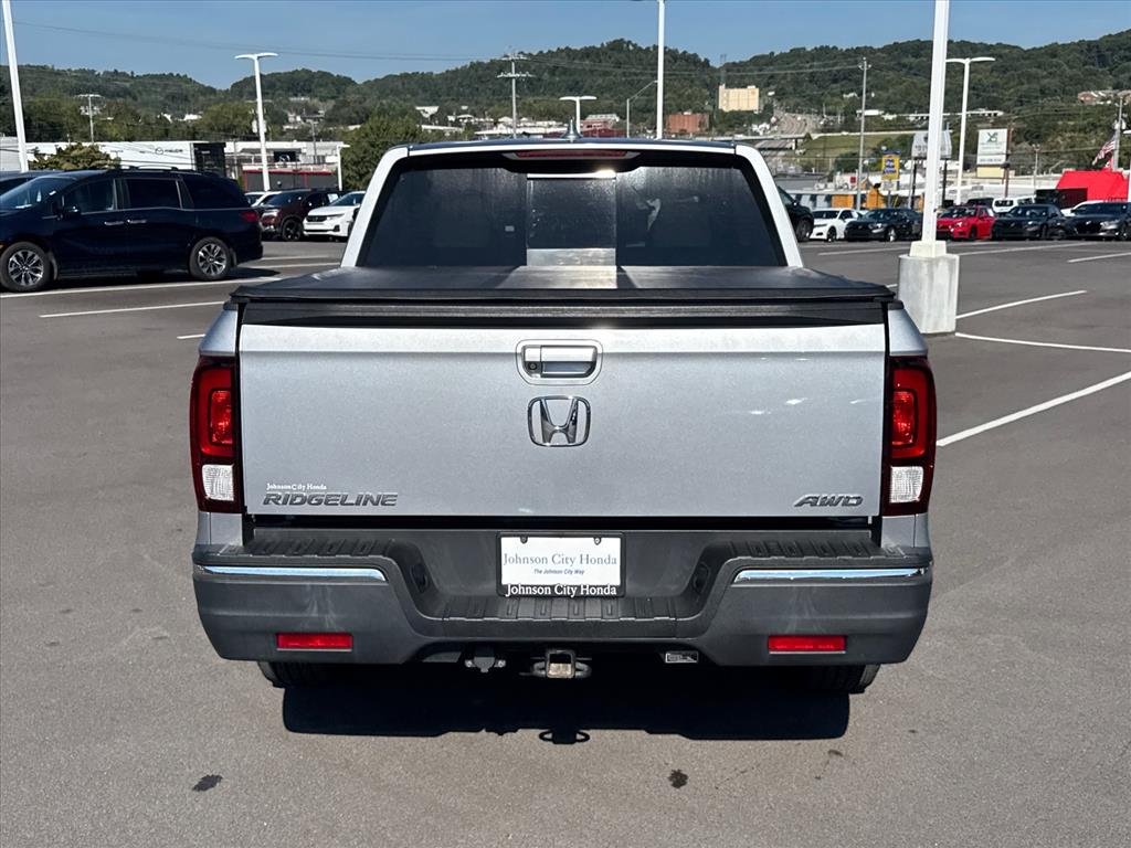 Certified Used 2019 Lunar Silver Metallic Honda RTL image 5
