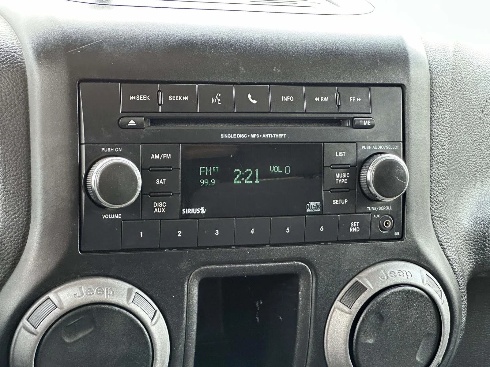 Used 2017 Gray Jeep Unlimited Sport image 5