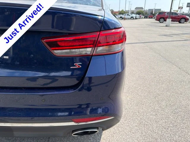Used 2018 Blue Kia S image 16