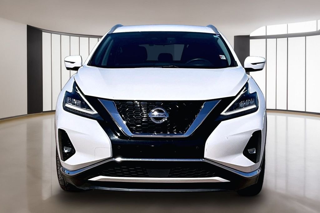 Used 2021 White Nissan SL image 3