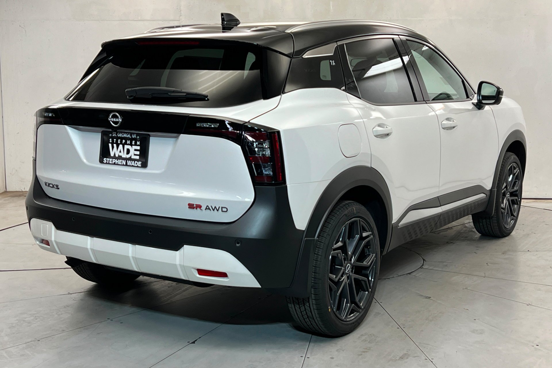 New 2026 Aspen White TriCoat / Super Black Two-tone Nissan SR image 6
