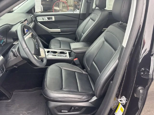 Used 2023 Black Ford XLT image 9