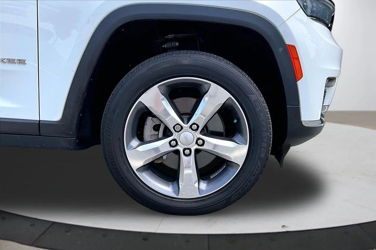 Used 2021 White Jeep Limited image 34
