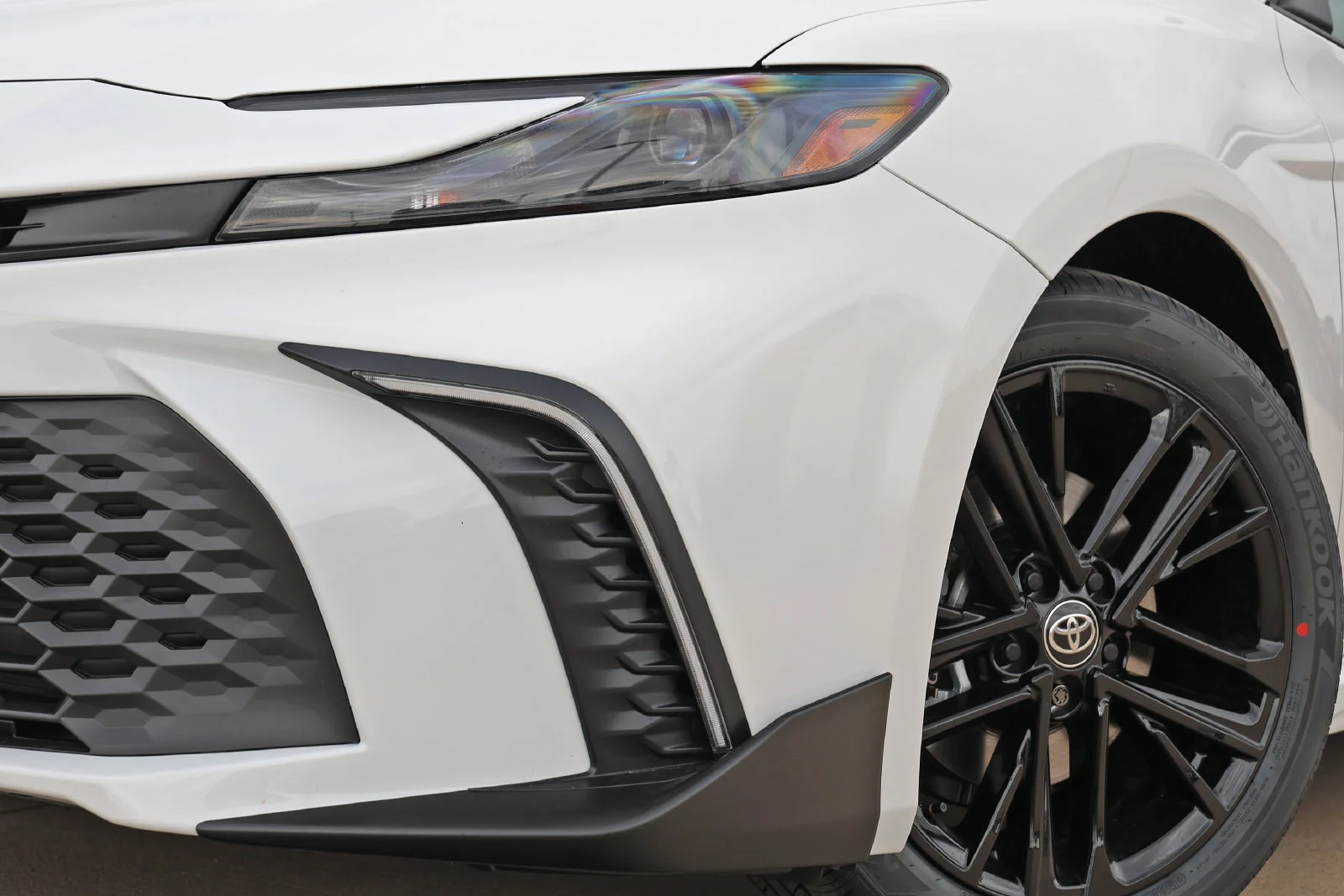 New 2026 Ice Cap Toyota SE image 10